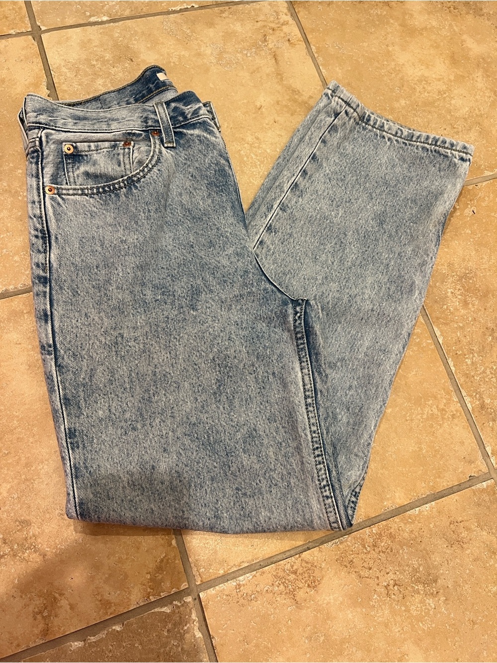 Levi’s Light Wash Women’s Jeans - Low Pro Straight 28